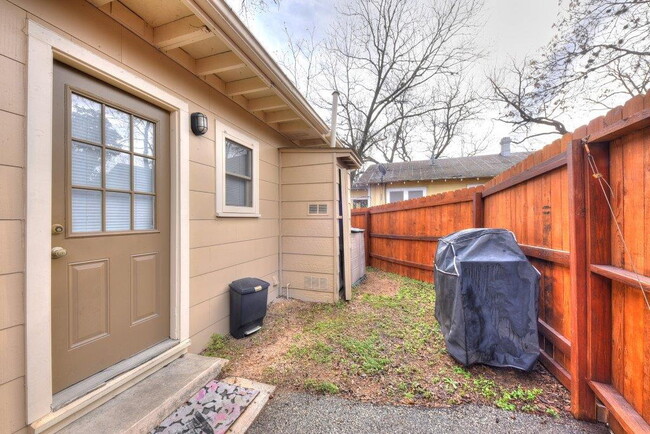 Building Photo - Unbeatable Location – Walk to the Guadalup...