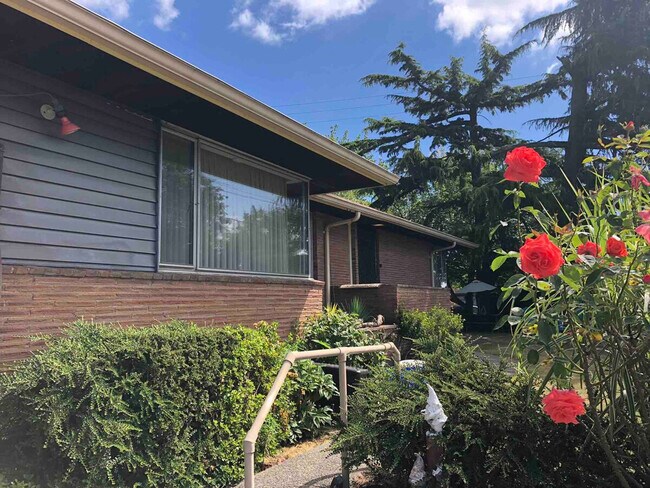 Building Photo - 7900 Beacon Ave S