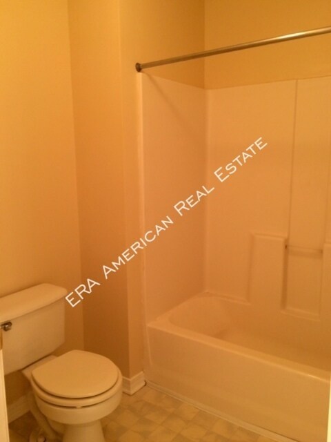 Building Photo - 515 Risen Star Dr
