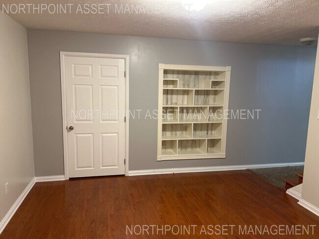 Building Photo - Welcome to 4 Bedroom and 3.5 Bath Home In ...