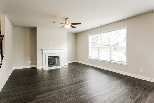 Building Photo - 3327 BRYANT Mdws Cir