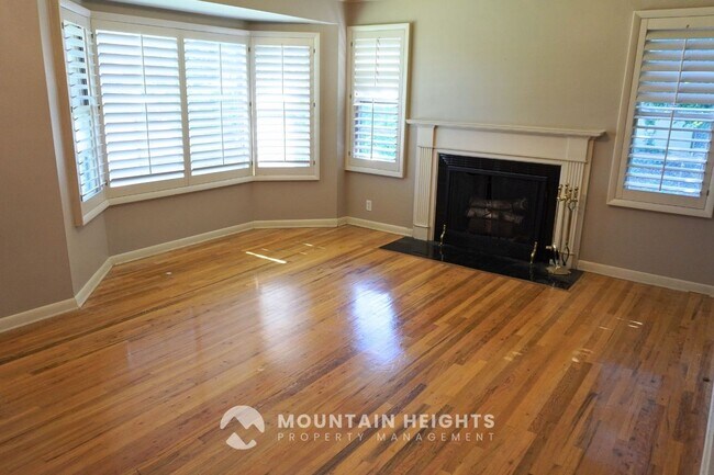 Building Photo - 2784 E Delsa Dr