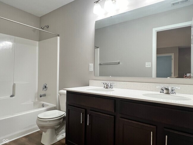 Building Photo - 5656 Grosbeak Dr