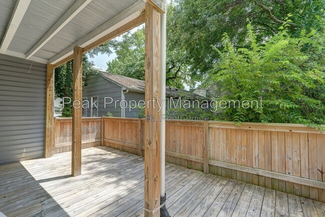 Building Photo - 3022 Groveland Ave