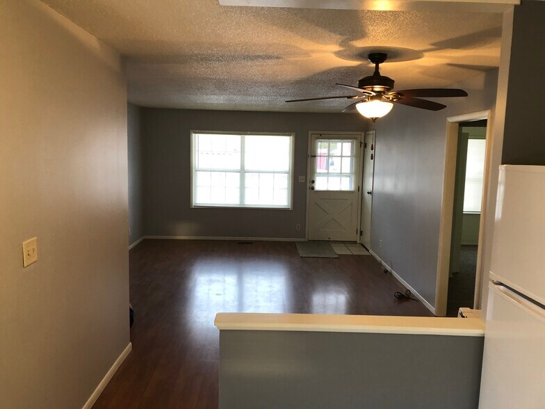 Building Photo - 209 13th Ct