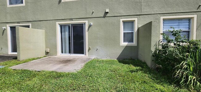 Building Photo - 536 Cresting Oak Cir