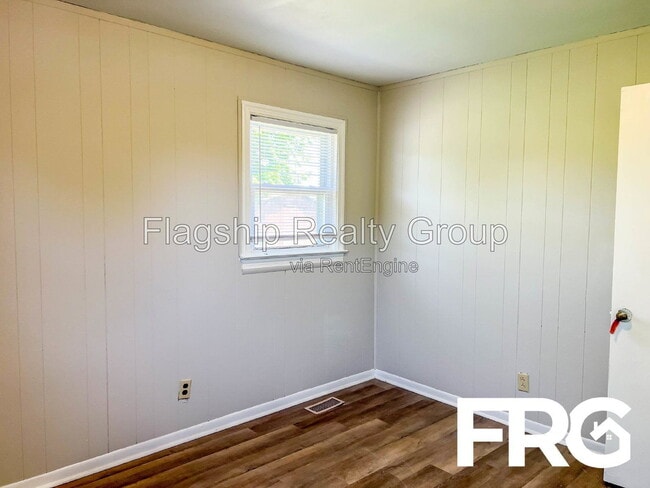 Building Photo - 231 Bunche Dr
