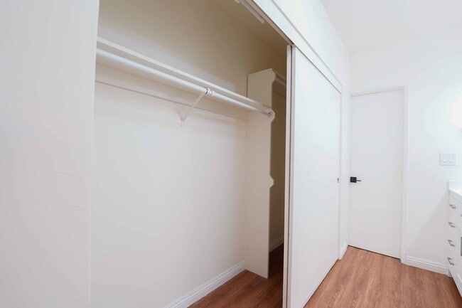 Building Photo - Gated Community 2 Bedroom 2 Bath Condo