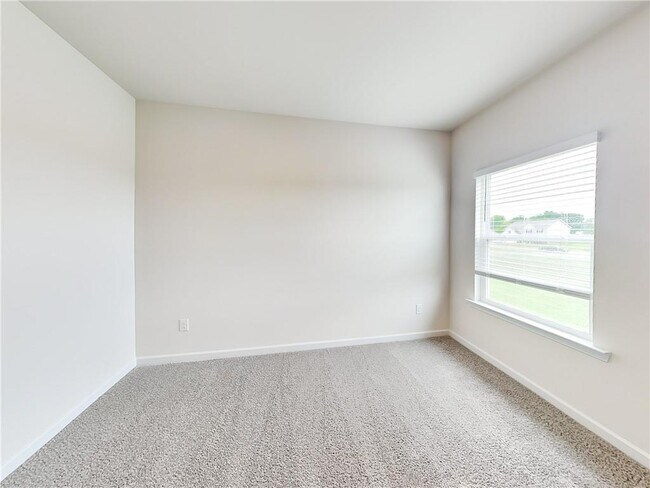Building Photo - 905 Hesston Dr