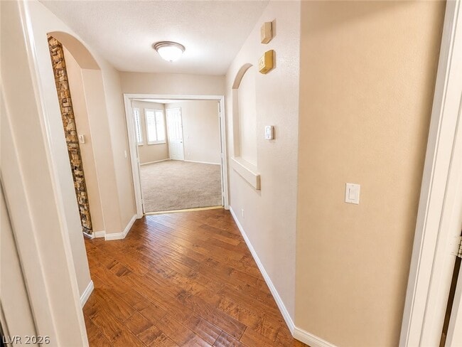 Building Photo - 1108 Ventura Hills St