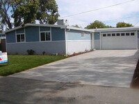 Building Photo - 3 bed 2 bathroom home located near downtow...