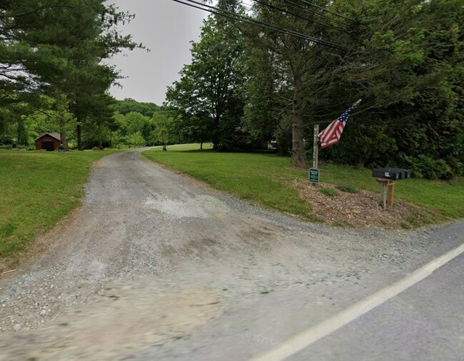 Building Photo - 1 Windy Hill Dr