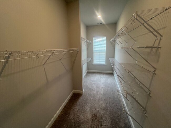 Building Photo - Beautiful Summers Corner 5Bed/4.5Bath