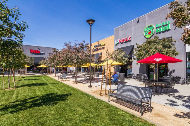 Building Photo - 8601 Balboa Blvd