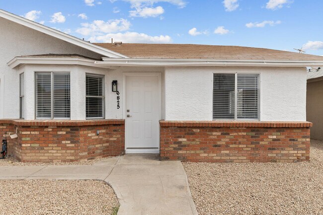 Building Photo - 6825 N 81st Ln