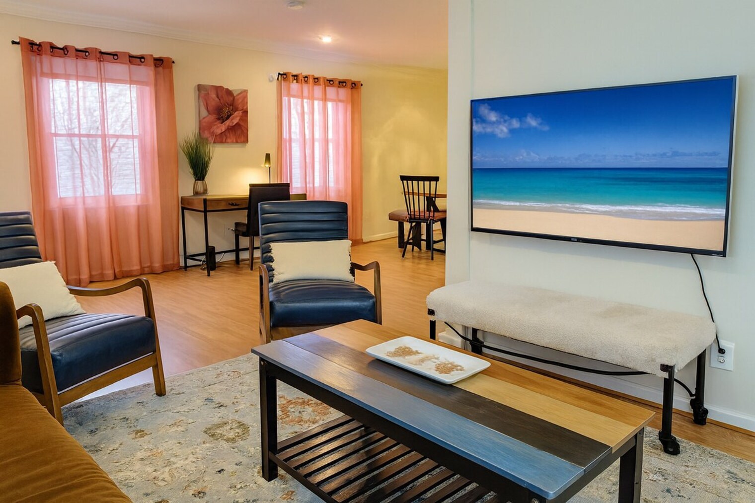 Building Photo - 2028 Pimmit Dr