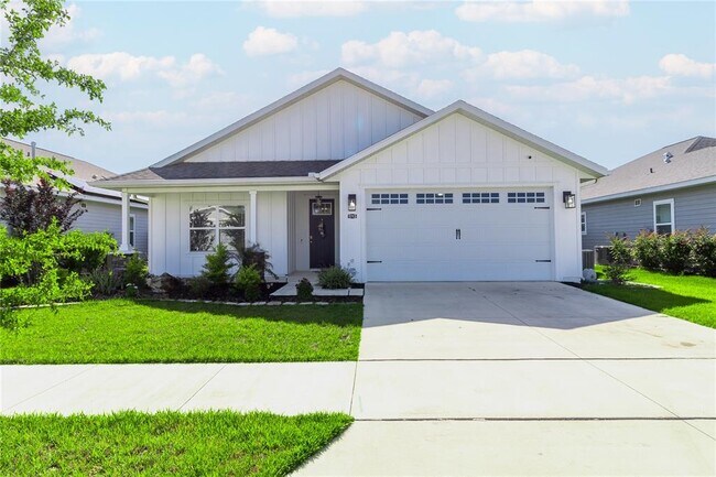 Primary Photo - 1713 SW 72nd CIR