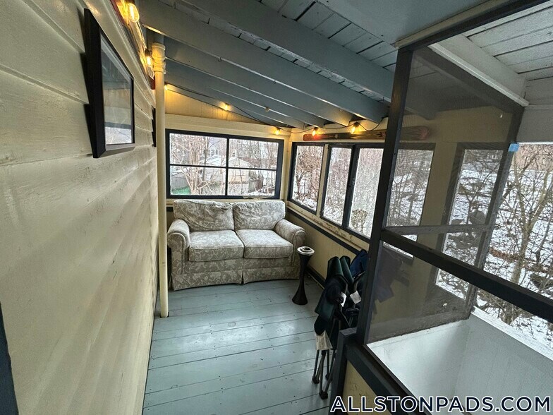 Building Photo - 4 Barstow St