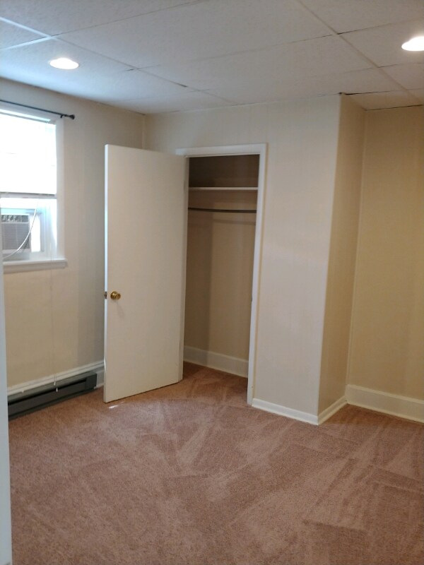 Building Photo - 201 Valley St