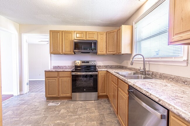 Building Photo - Pictures coming soon....