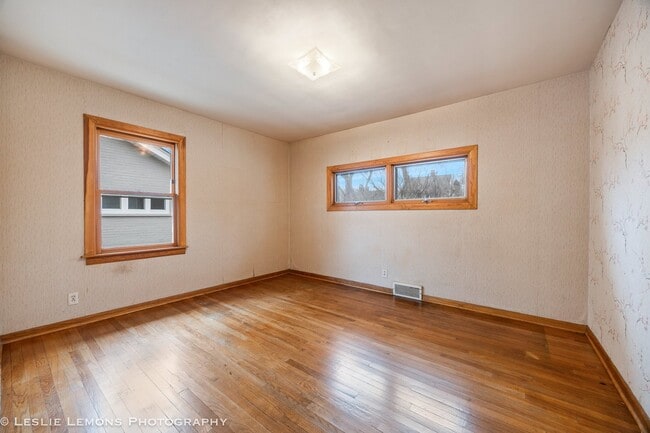 Building Photo - 815 N Ellsworth St