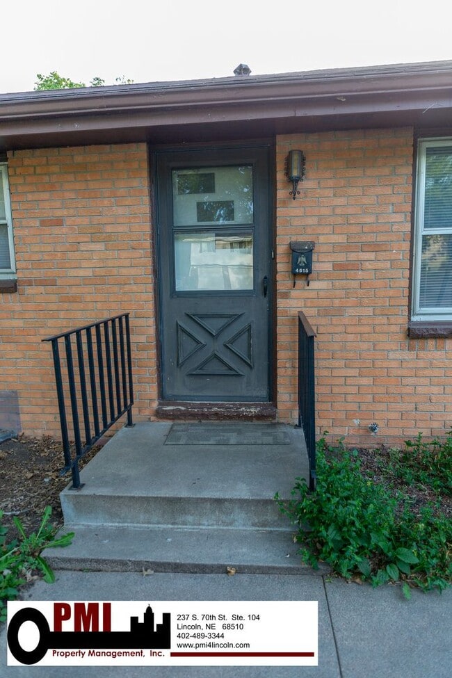 Building Photo - 2 Bedroom, 1 Bathroom House for Rent; Avai...