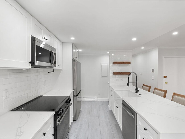 Building Photo - "Charming 2-Bedroom Retreat in the Heart of Boston's Vibrant North End"