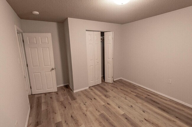 Building Photo - 216 Wheaton Ct