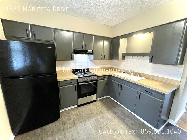 Building Photo - 1869 Marietta Dr