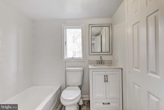 Building Photo - 2805 Hamilton Ave