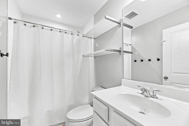 Building Photo - 43871 Eucalyptus Way