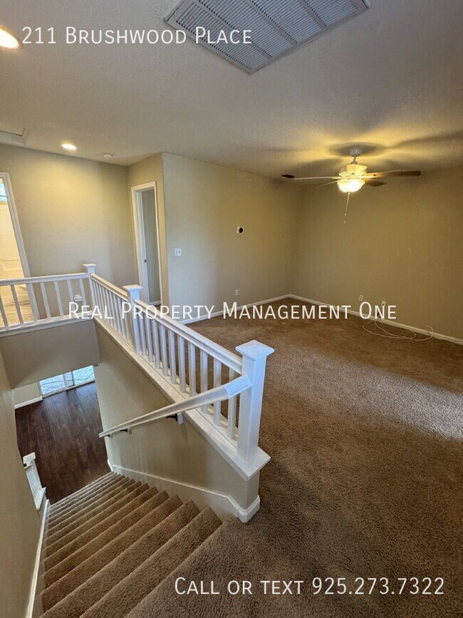 Building Photo - 211 Brushwood Pl