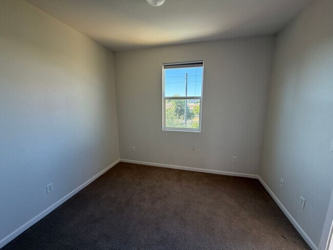 Building Photo - 10847 Wraysbury Way