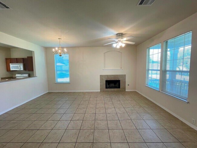 Building Photo - 251 Utterback
