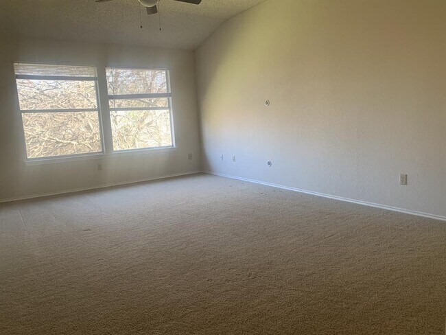 Building Photo - 8011 Doe Meadow Dr