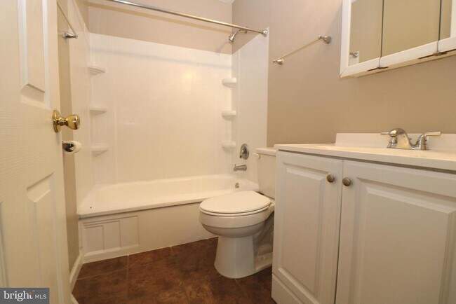 Building Photo - 218 Webbs Ln