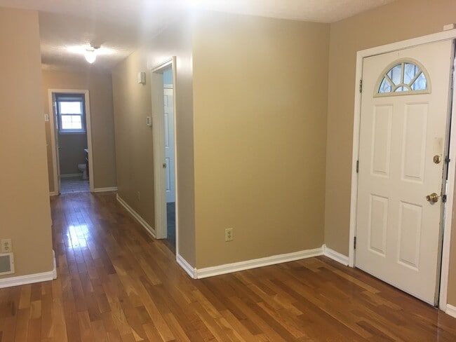 Building Photo - **New Paint**   **New Carpet**  Ready for YOU!!