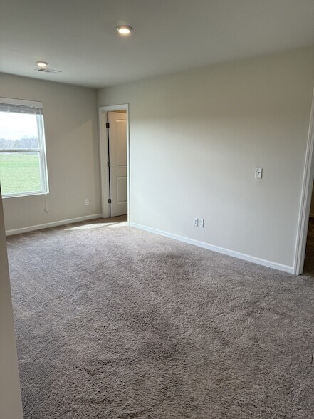 Building Photo - 4417 Hoboken Wy