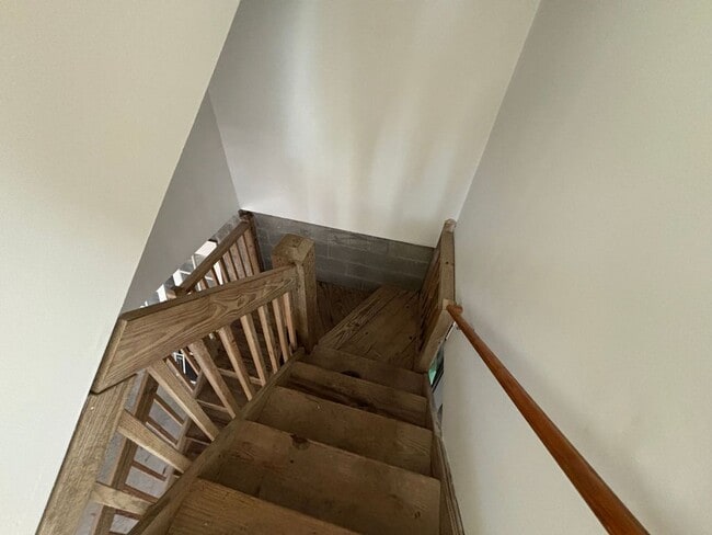 Building Photo - Available 2/1. GORGEOUS 3 BR/2.5 BA Home in Marais in Seaside Farms!