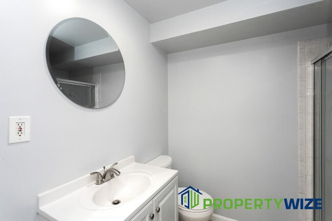 Building Photo - 10 Blackfoot Ct