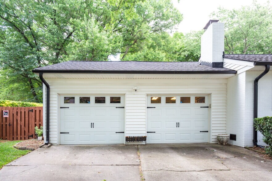 Building Photo - 6124 Auburndale Dr