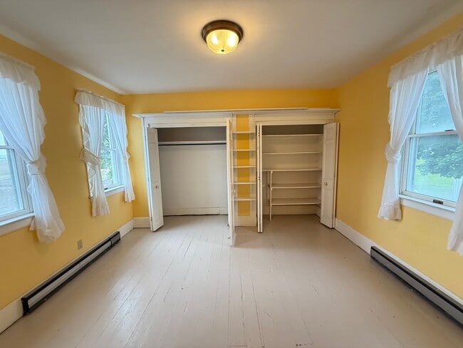 Building Photo - 3 Bedroom, 2 Bathroom House for Rent
