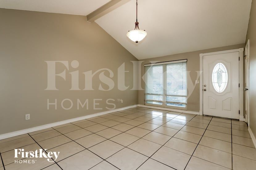 Building Photo - 6803 Fernfield Ct