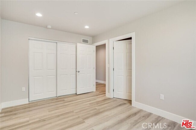 Building Photo - 1821 S New England St