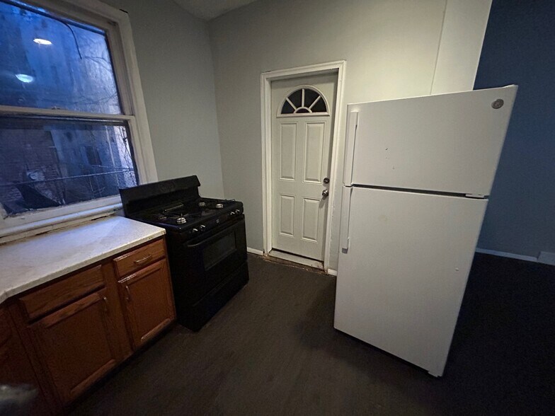 Building Photo - 4545 N Hicks St