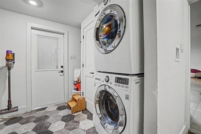 Building Photo - 5803 Shoal Creek Blvd