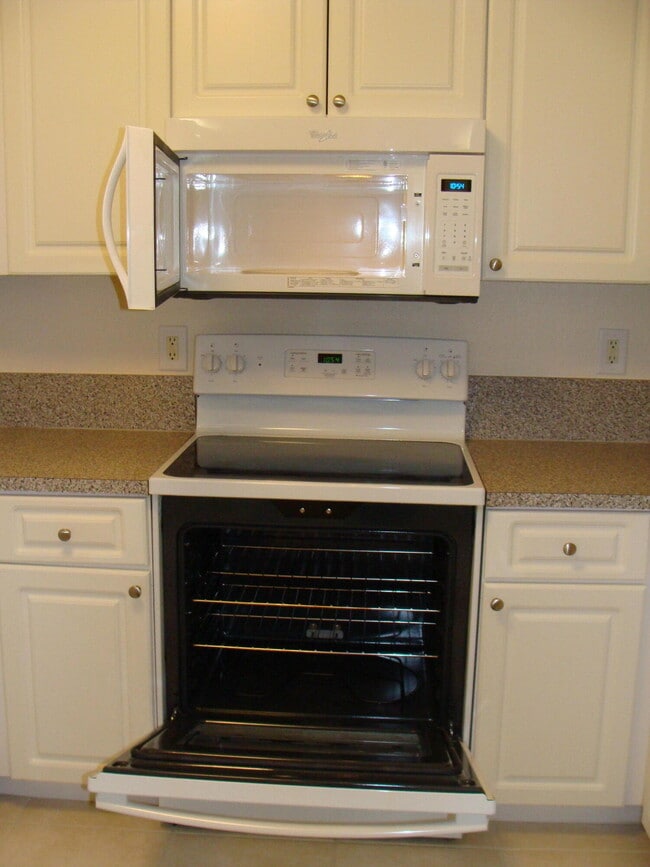 Building Photo - 4235 S 57th Ave