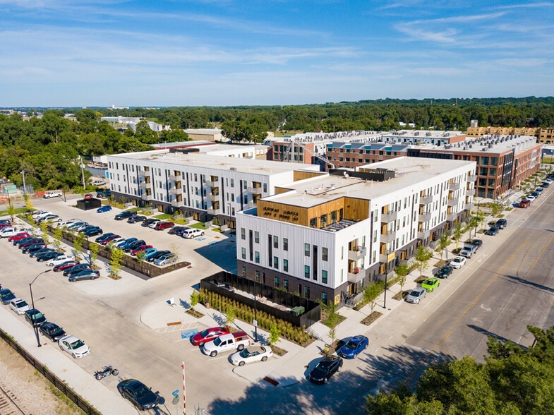Primary Photo - Rowat Lofts Apartments