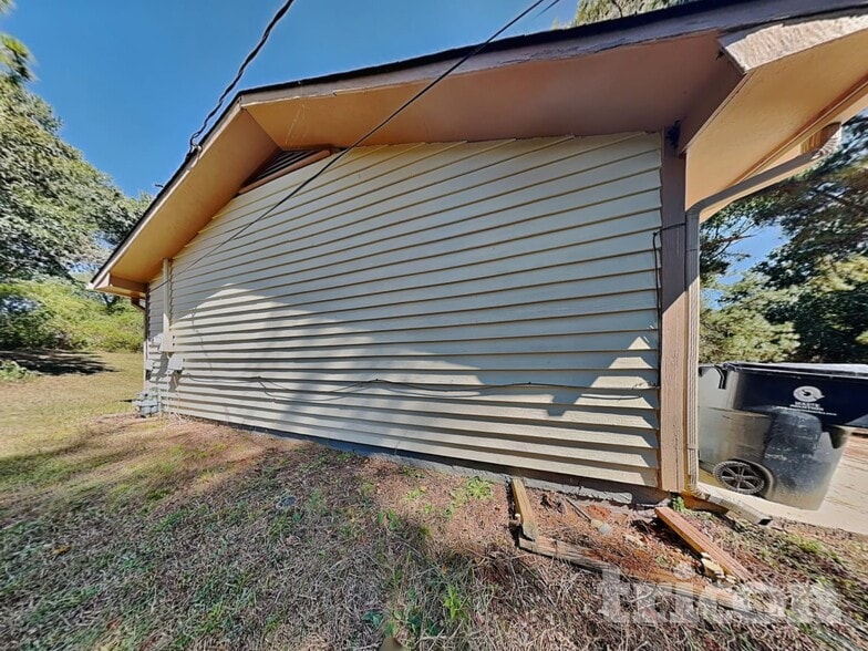 Building Photo - 65 Highland Cir