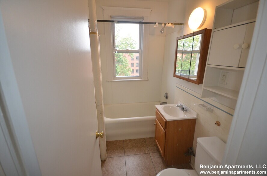 Building Photo - 1626 Commonwealth Ave